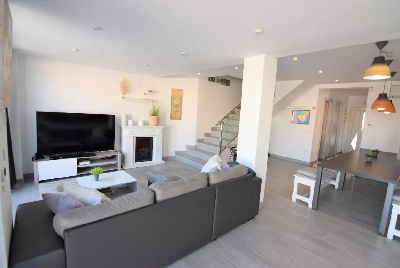 392- Casa Al Canal Con Amarre Y Jacuzzi Empuriabrava