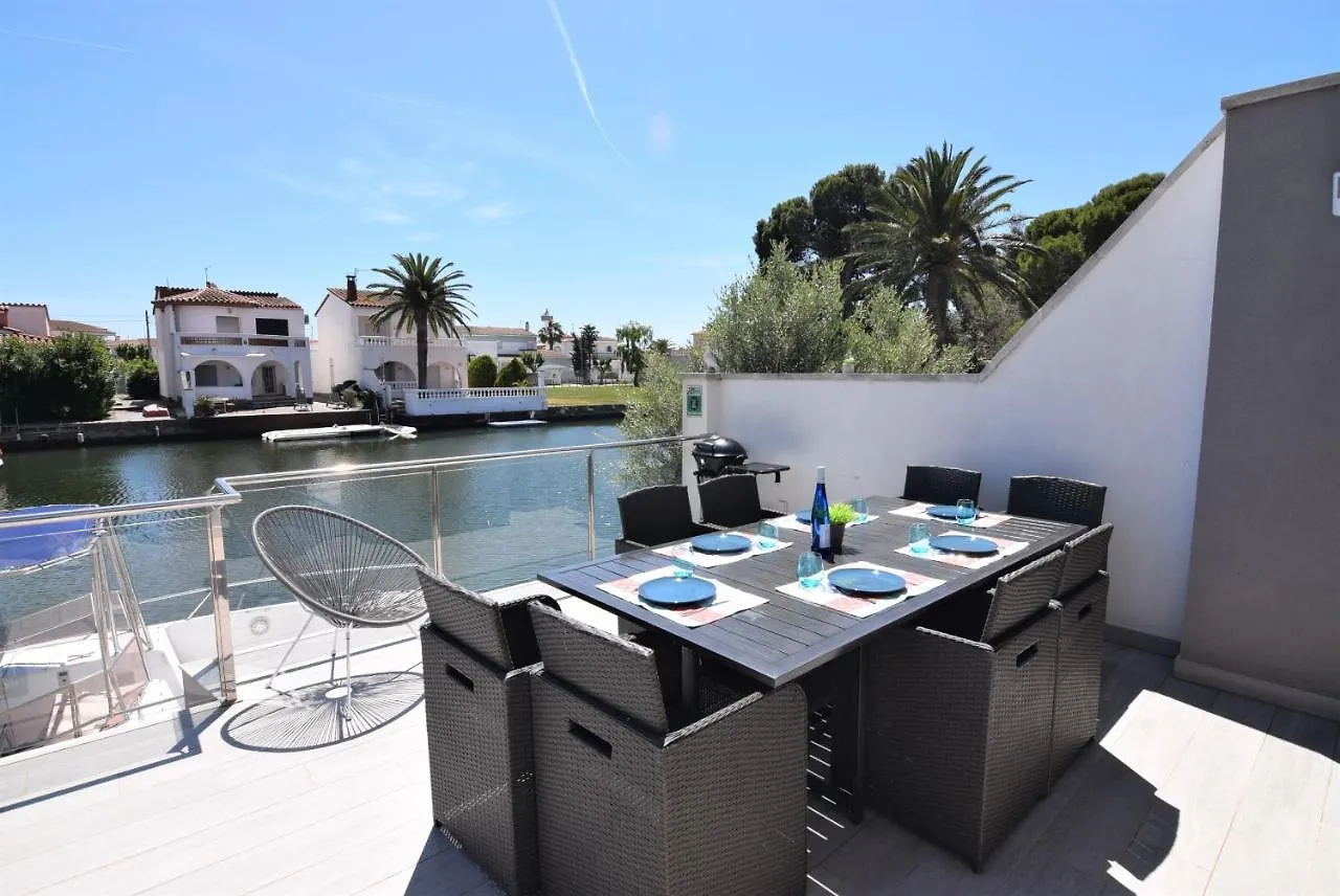 Vila 392- Casa Al Canal Con Amarre Y Jacuzzi Empuriabrava Španělsko