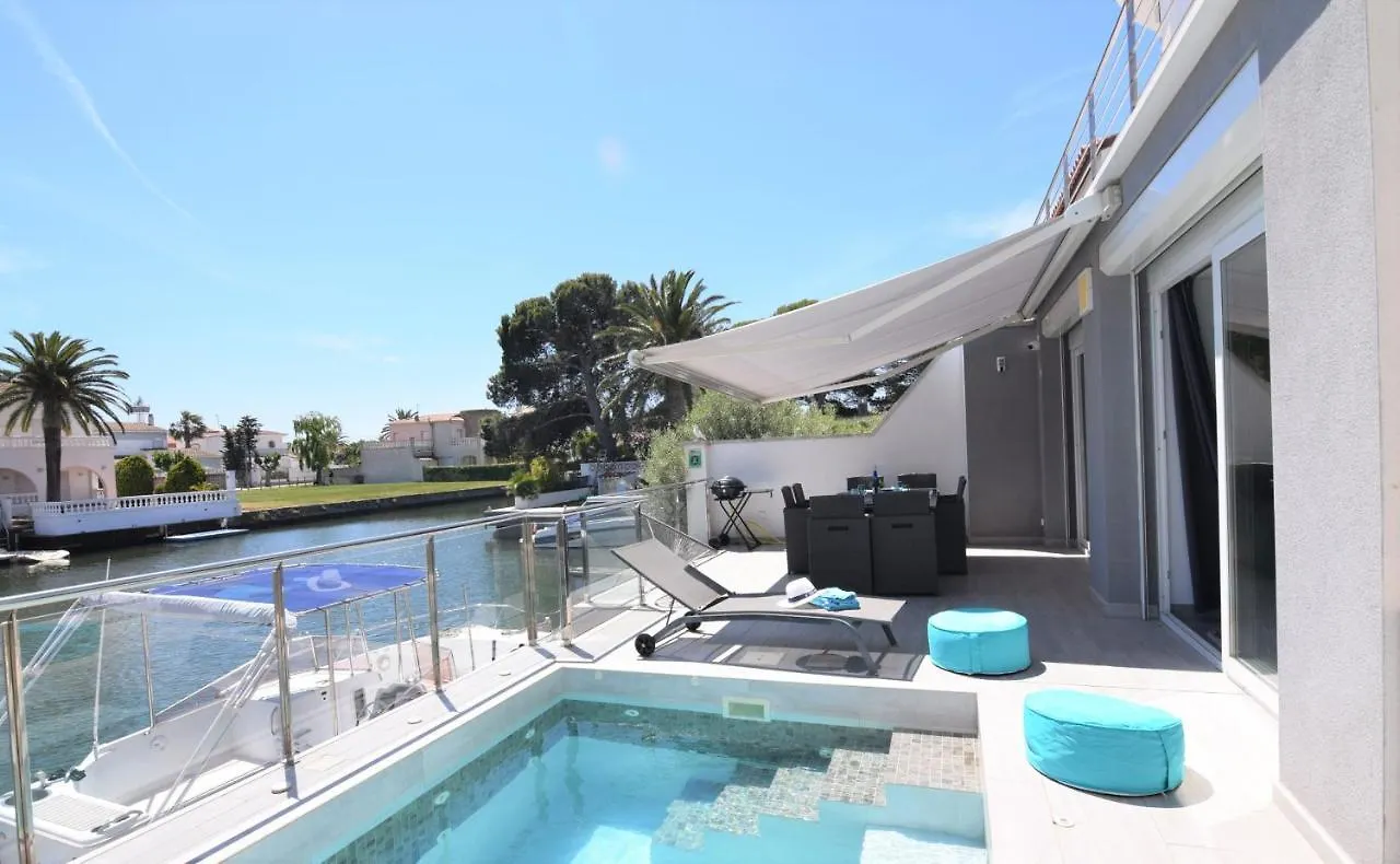 392- Casa Al Canal Con Amarre Y Jacuzzi Empuriabrava Vila